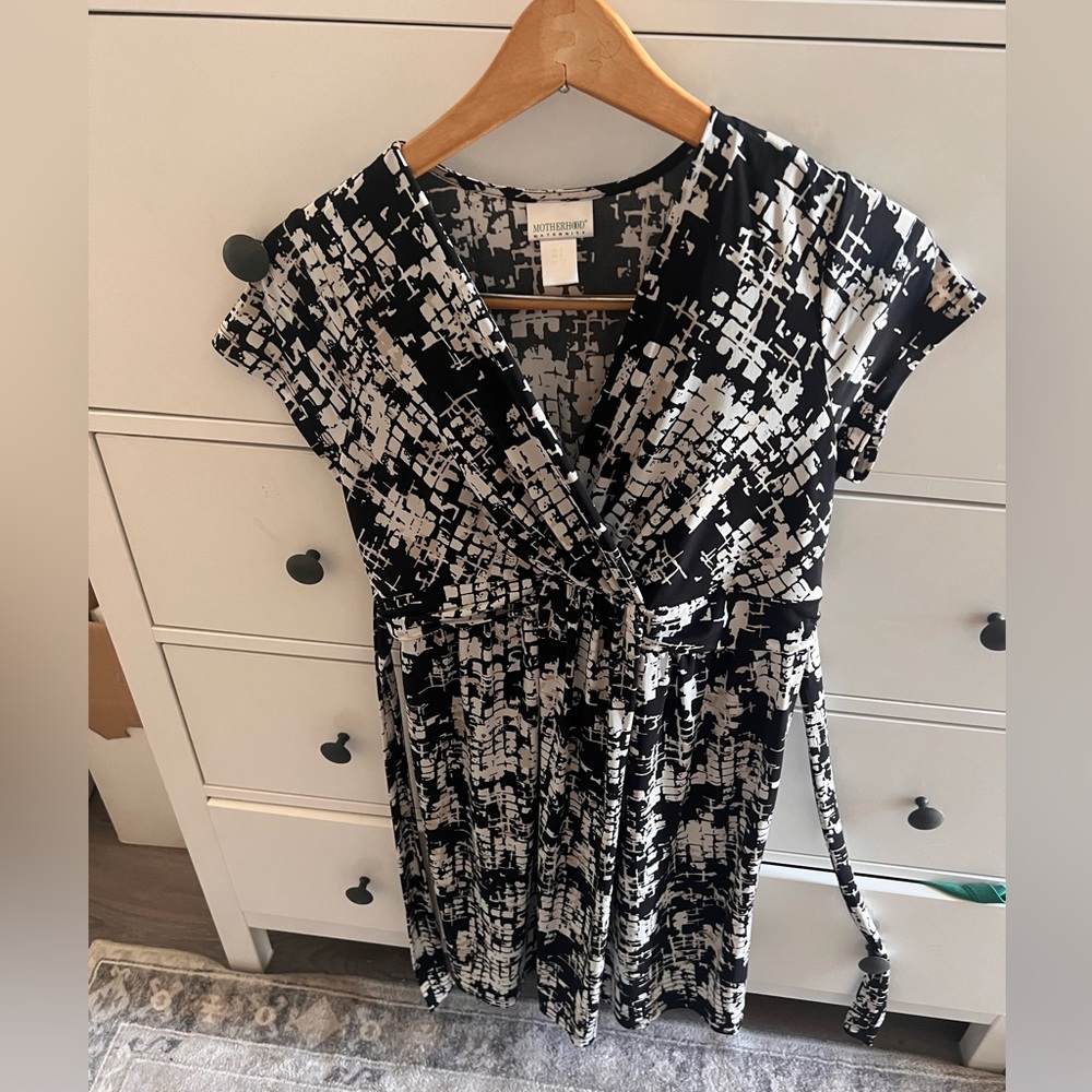 Motherhood Maternity Dress